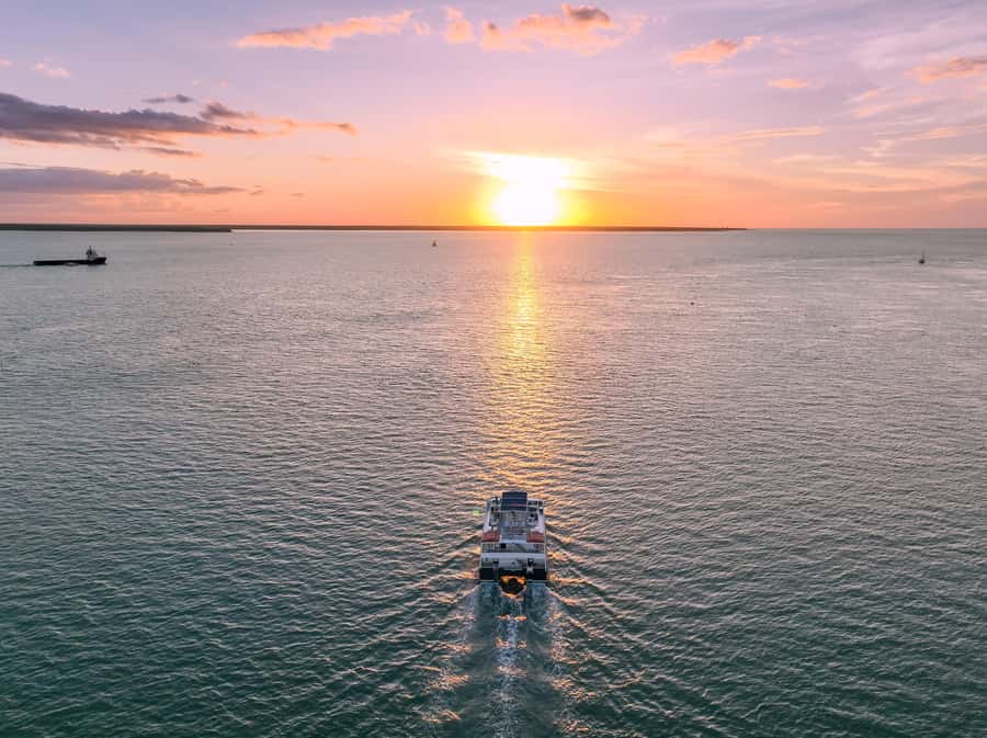 Darwin: Darwin Harbor Sunset Cruise with Buffet Dinner - Quick points before you book