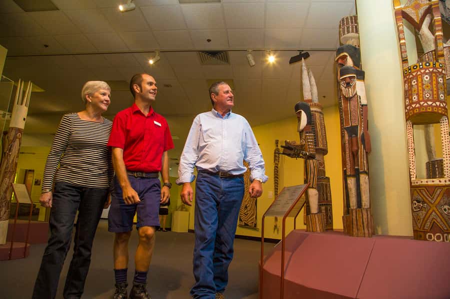 Discover the City of Darwin: Half-Day City Coach Tour - Meeting the Chinese Temple and waterfront area