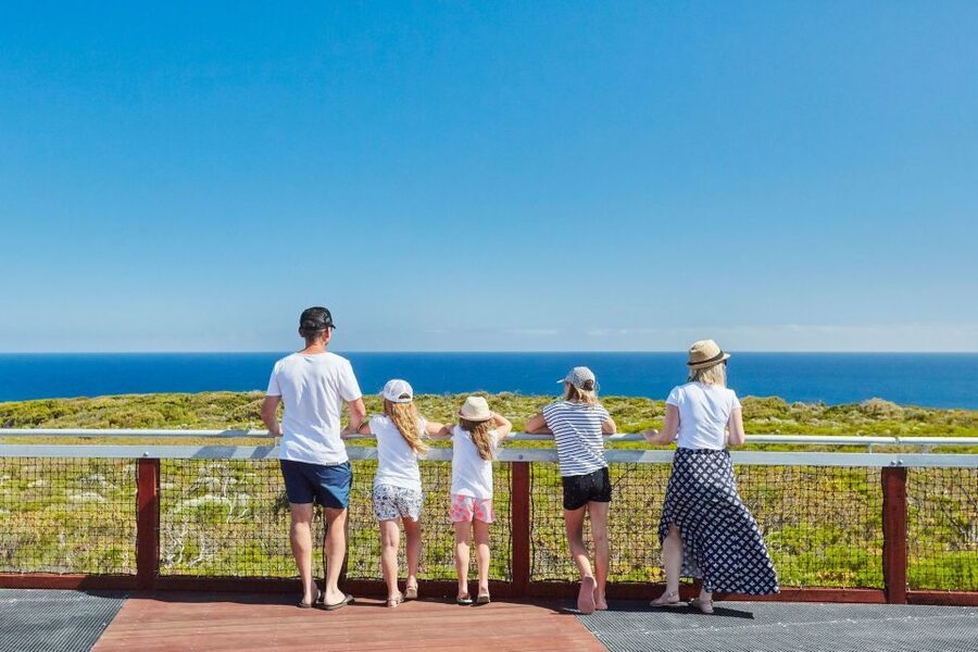 Dunsborough: Cape Naturaliste Lighthouse Guided Tour - What the 30-minute itinerary feels like
