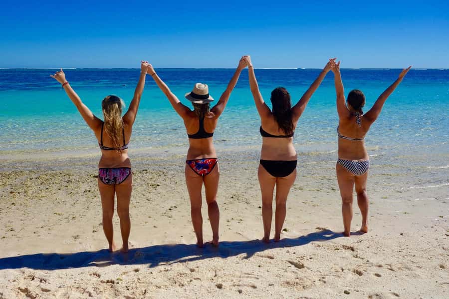 Exmouth: Guided Ningaloo Reef Snorkel Adventure - A short lunch break in Cape Range National Park