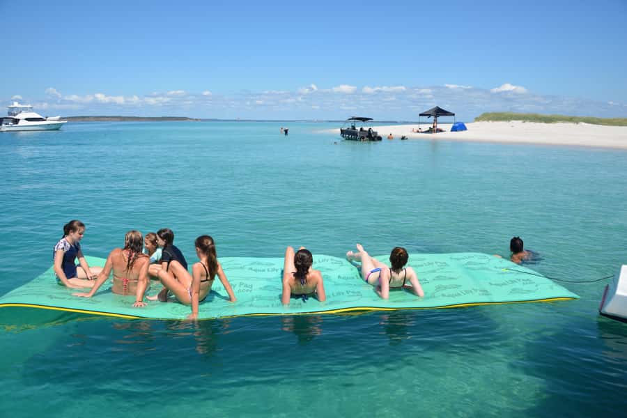 Fraser Island 4-Hour Eco-Sailing Adventure - Reaching Fraser Island and Pelican Bank