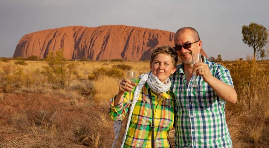 From Alice Springs: Day Trip to Uluru with BBQ Dinner - Sunset at the coach viewing area