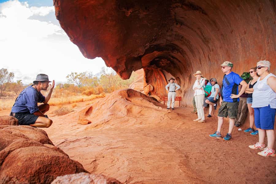 From Alice Springs: Day Trip to Uluru with BBQ Dinner - Who should book this Uluru day trip?