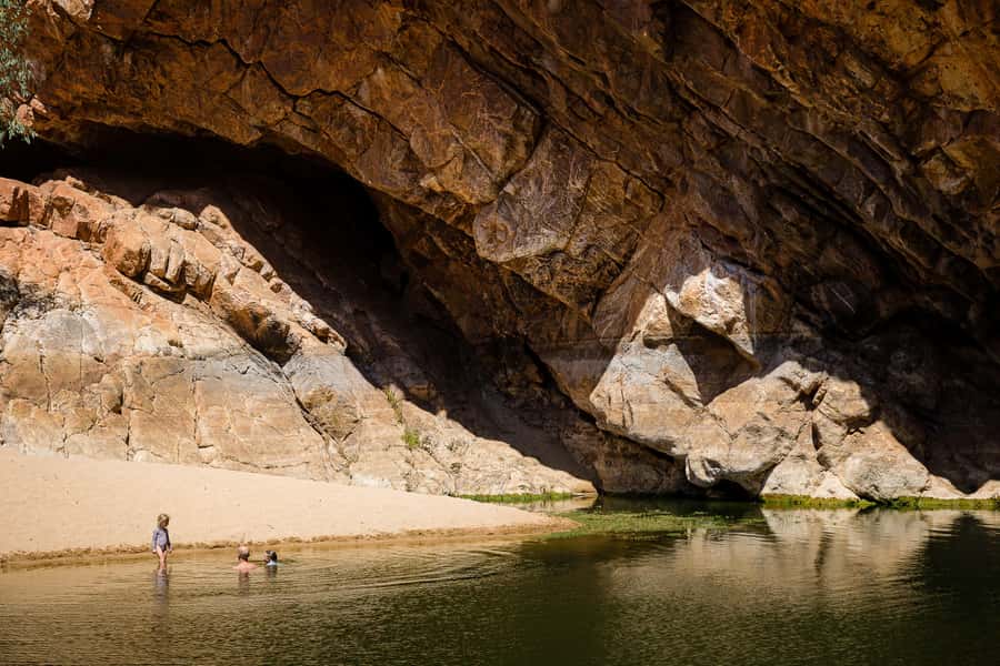 From Alice Springs/Yulara: 4-Day Red Centre 4WD Camping Tour - Camping, food, and the daily routine