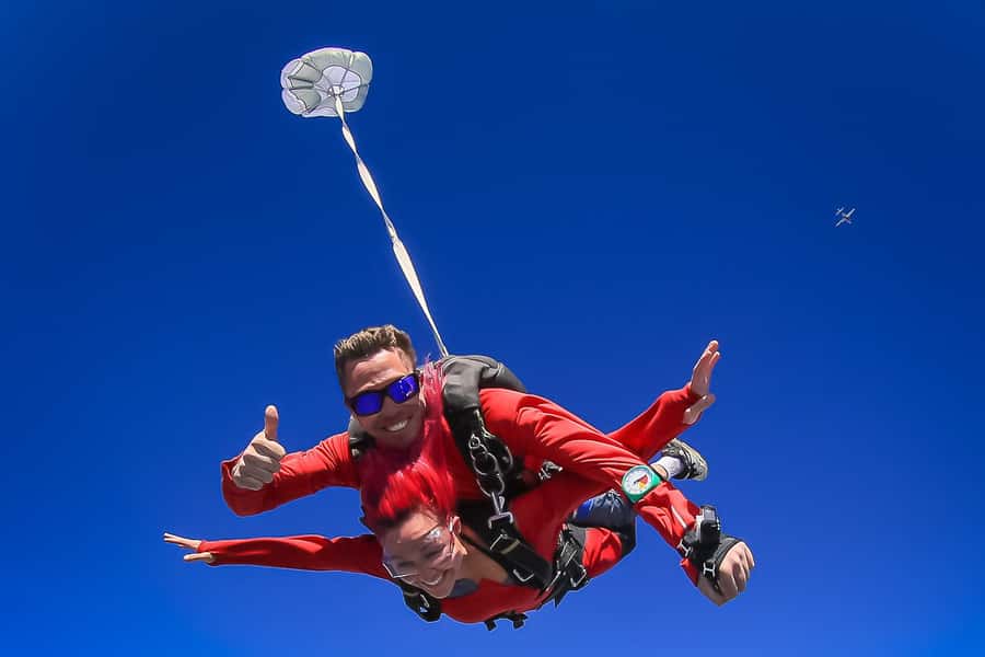 From Gold Coast: Tandem Skydive Experience over Byron Bay - Five to seven minutes under the canopy