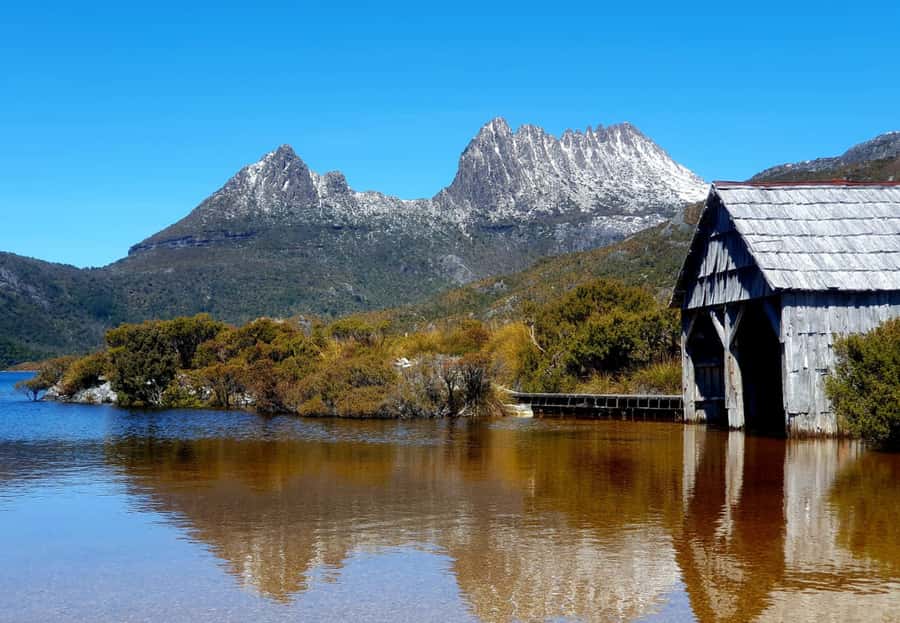 From Hobart: Active Day Trip to Cradle Mountain - The 6:00 AM departure and the first road miles