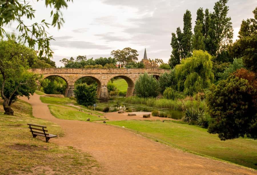 From Hobart: Richmond Village 4 hour Return Tour (Afternoon) - Cafes, shops, and a proper afternoon pause