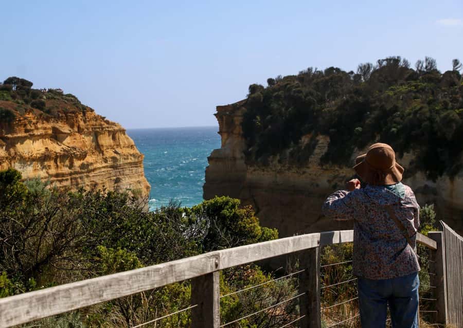 From Melbourne: Great Ocean Road & 12 Apostles Full-Day Tour - Apollo Bay gives the day a breathing space