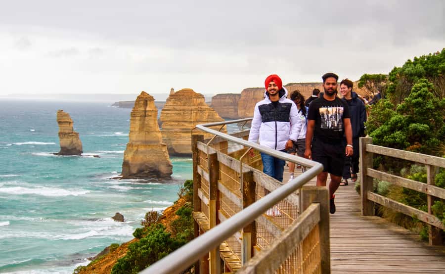From Melbourne: Great Ocean Road Full-Day Guided Trip - Coastal viewpoints between the towns