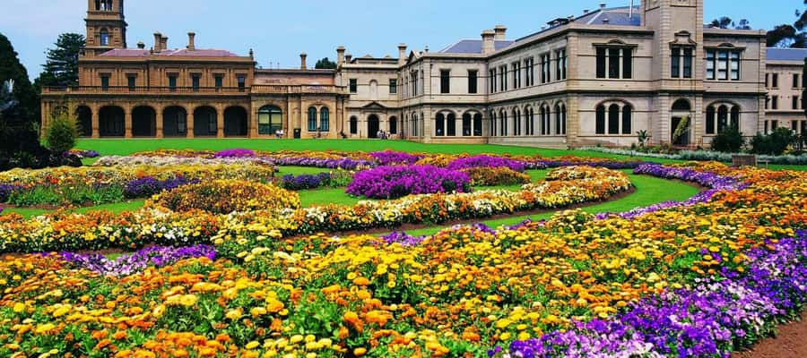 From Melbourne: Werribee Open Range Zoo & Werribee Mansion - Who should choose this day out?