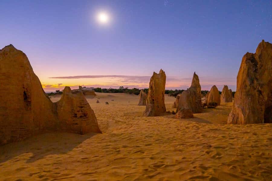 From Perth: Pinnacles Sunset and Stargazing Tour with Dinner - Hangover Bay and the Indian Ocean