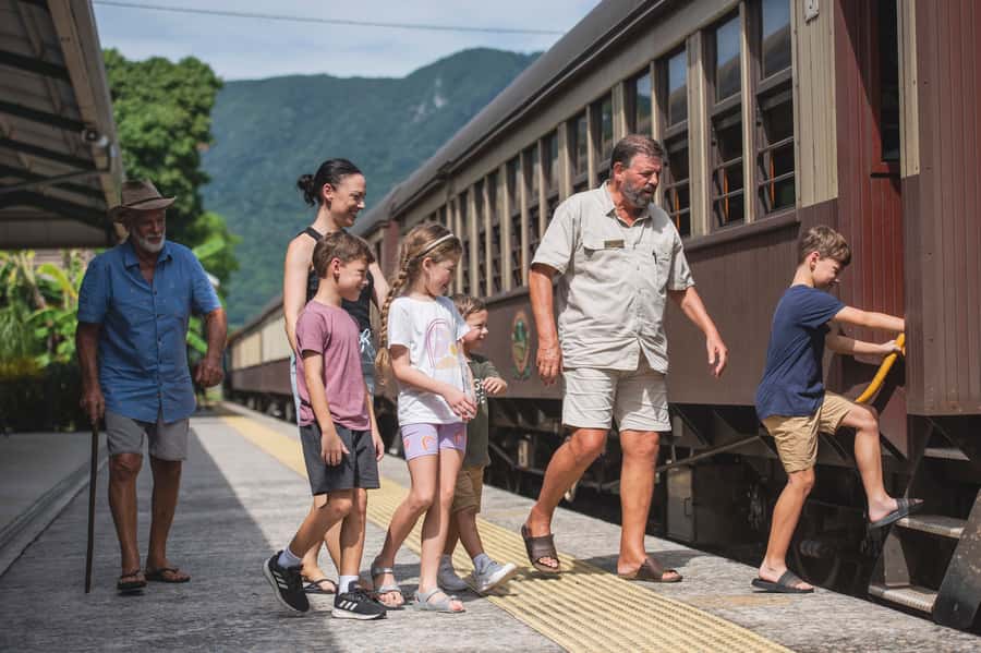 From Port Douglas: Kuranda via Scenic Rail or Skyrail Option - Skyrail above the rainforest canopy