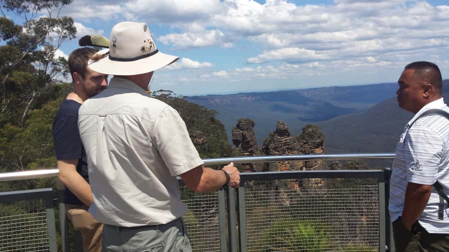 From Sydney: Blue Mountains Bushwalks & Featherdale Tour - Three Sisters at Echo Point