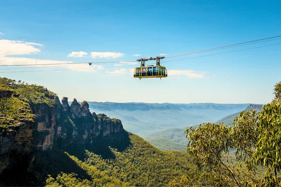 From Sydney: Blue Mountains, Scenic Railway, & Sydney Zoo - Leura: a practical lunch and shopping pause