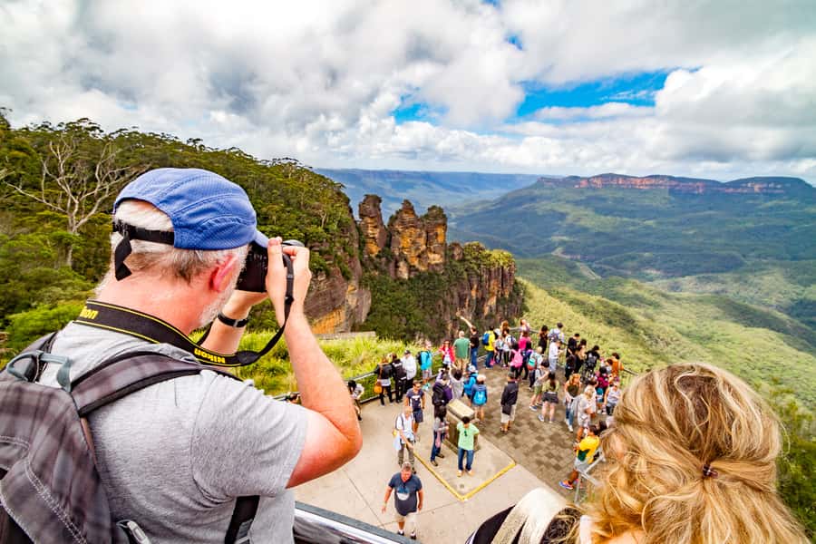 From Sydney: Blue Mountains, Scenic World, Zoo, & Ferry Ride - Who should book this tour