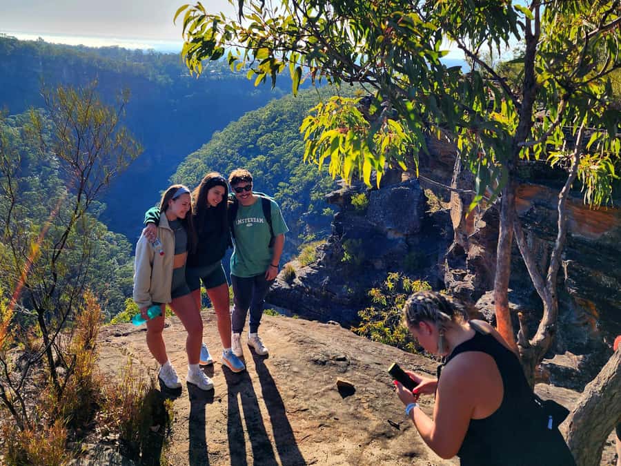 From Sydney: Blue Mountains Tour with Waterfall Walk & Lunch - Lookouts, waterfalls, and smaller walks