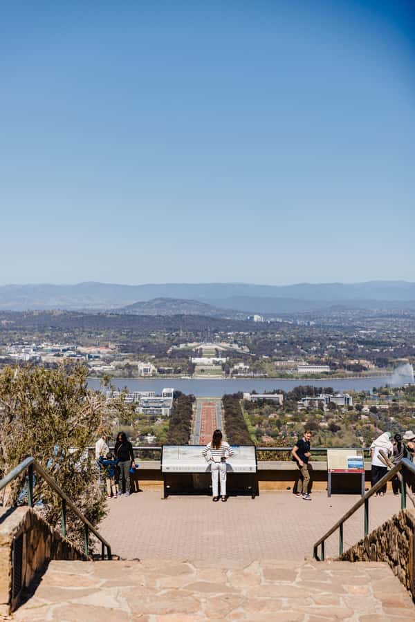 From Sydney: Full-Day Tour to Canberra - Yarralumla and Canberra’s national embassies