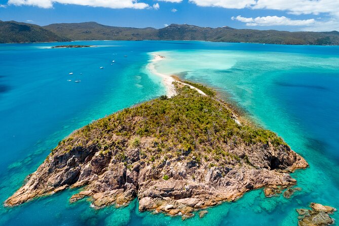 Full-Day Whitsunday Sail and Snorkel Adventure with Lunch - Lunch, snacks, drinks, and the easygoing deck