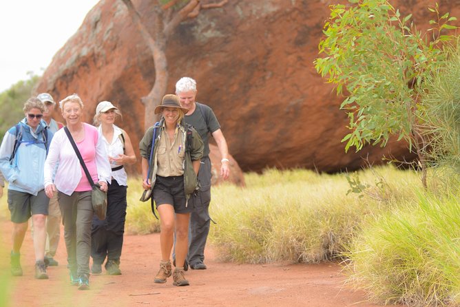 Full Uluru Base Walk at Sunrise Including breakfast - Before sunrise: pickup and the drive into the park