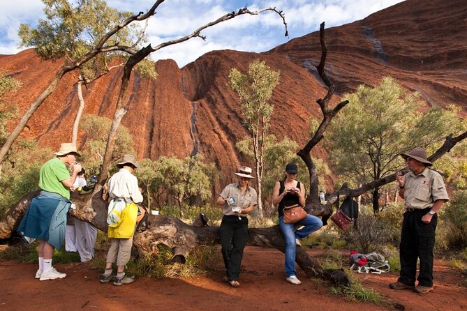 Full Uluru Base Walk at Sunrise Including breakfast - Stories of Kuniya, Liru, and the Mala people