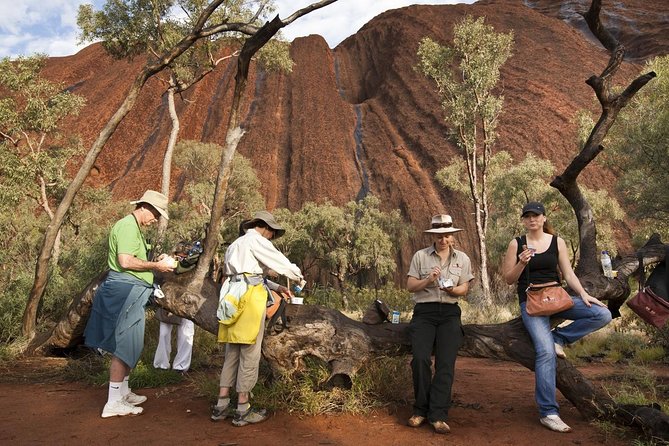 Full Uluru Base Walk at Sunrise Including breakfast - Starting the 12-kilometre trail at sunrise