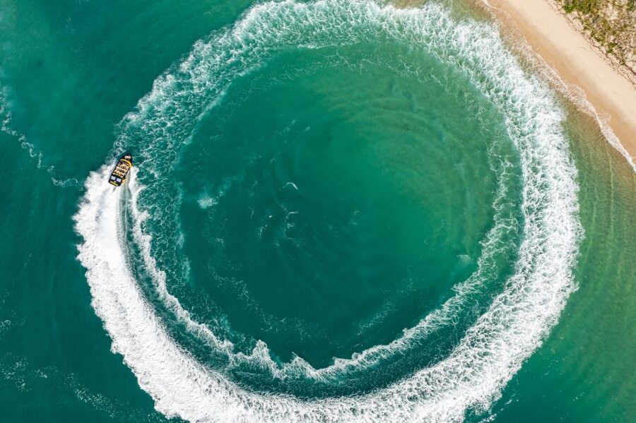 Gold Coast: 1-Hour Extreme Jet Boat Ride - How this compares with a standard sightseeing cruise