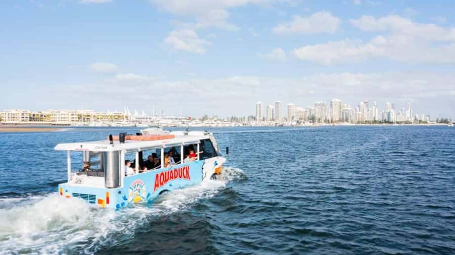 Gold Coast: 1-Hour Land and Water Duck Tour - A bus tour with a very wet punchline