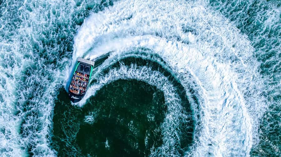 Gold Coast: 360-Degree High-Speed Jet Boat Adventure - From Surfers Paradise to Sea World Cruises Terminal