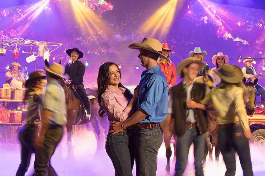 Gold Coast: Australian Outback Spectacular Dinner & Show - Following the farmers through the Heartland story