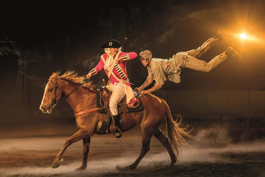 Gold Coast: Australian Outback Spectacular Dinner & Show - Arriving, getting seated, and receiving your stockman’s hat