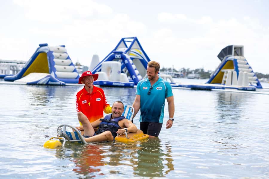 Gold Coast: GC Aqua Park Session in Broadwater Parklands - Barrels Café and the spectator problem