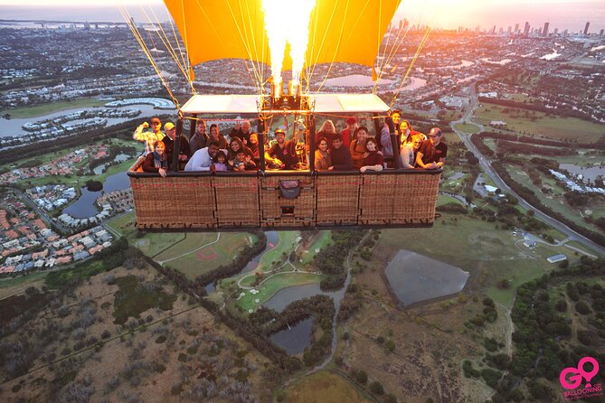 Gold Coast Hot Air Balloon Flight - The photo and movie package improves the value