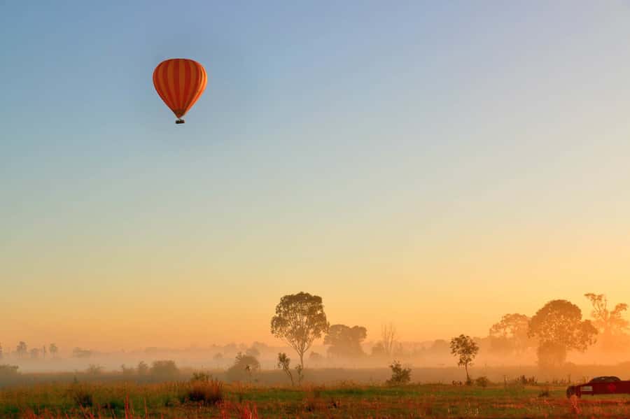 Gold Coast: Hot Air Balloon Flight, Sparkling Wine & Photos - What It Feels Like Inside the Basket