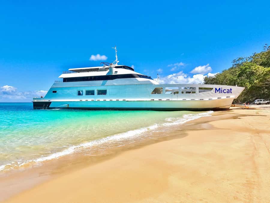 Gold Coast: Moreton Island Day Trip Kayak & Sandboarding - The 4WD ride into The Desert