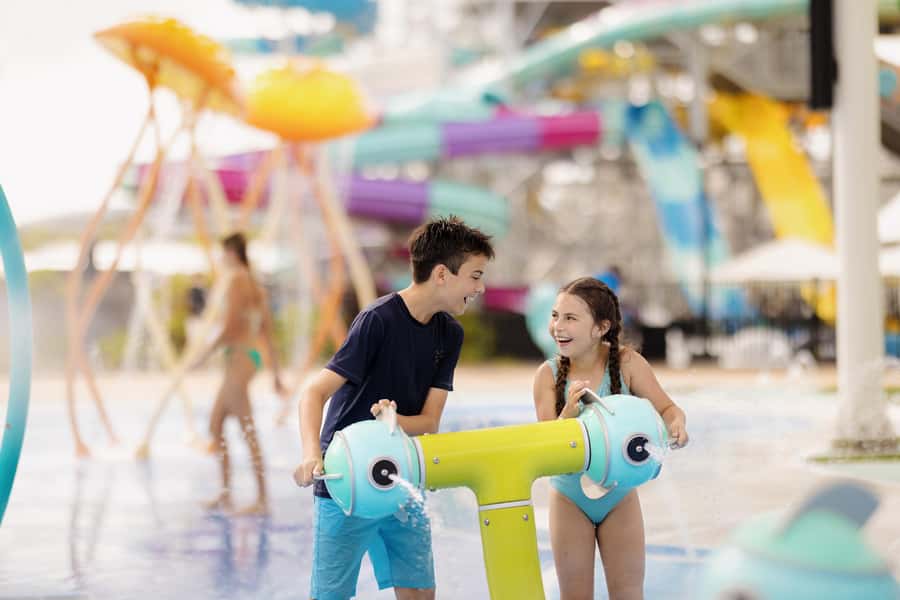 Gold Coast: Movie World, Sea World & Wet'n'Wild 7-Day Pass - Sea World’s animals, rides, and family shows