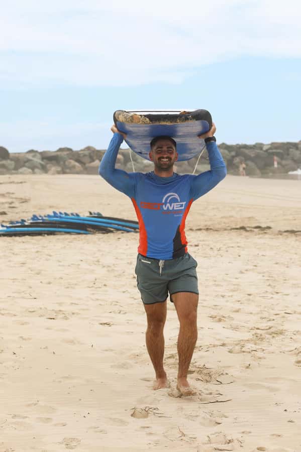 Gold Coast's Favourite Learn to Surf Lesson (Ages 13+) - Getting to The Spit from Main Beach