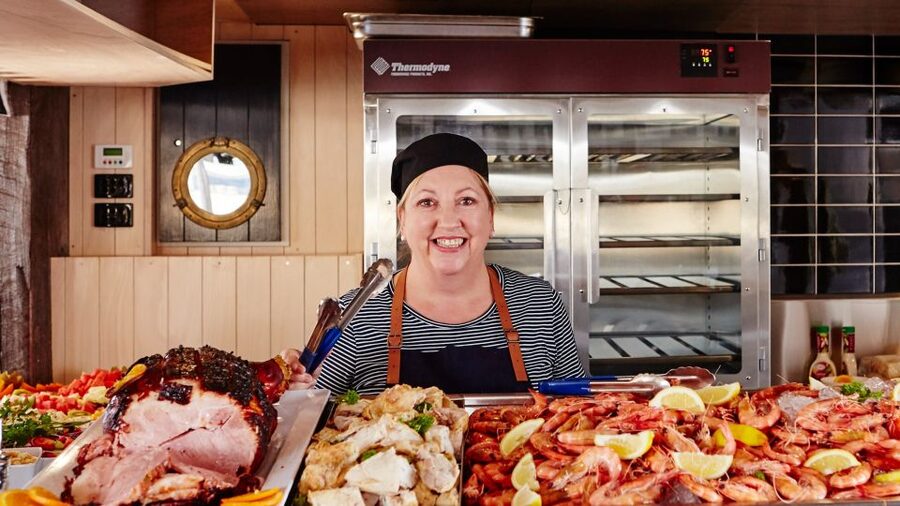 Gold Coast: Sightseeing Cruise with Buffet Lunch - Who will get the most from this cruise?
