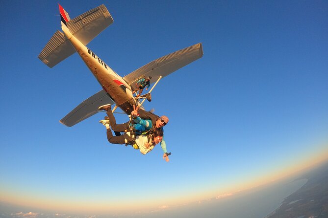 Gold Coast Tandem Skydive - Four to five minutes beneath the parachute