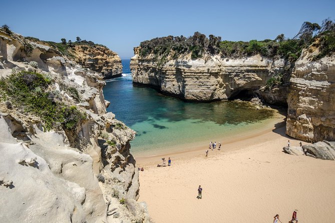 Great Ocean Road, 12 Apostles, Loch Ard Gorge & lunch - Melbourne - Why the reverse route matters at the Twelve Apostles