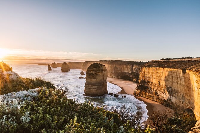 Great Ocean Road, 12 Apostles, Loch Ard Gorge & lunch - Melbourne - The inland start and morning tea stop