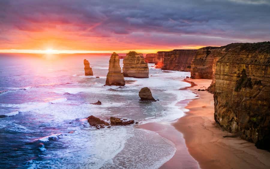 Great Ocean Road Reverse Tour London Bridge Wildlife - Why the reverse Great Ocean Road route works