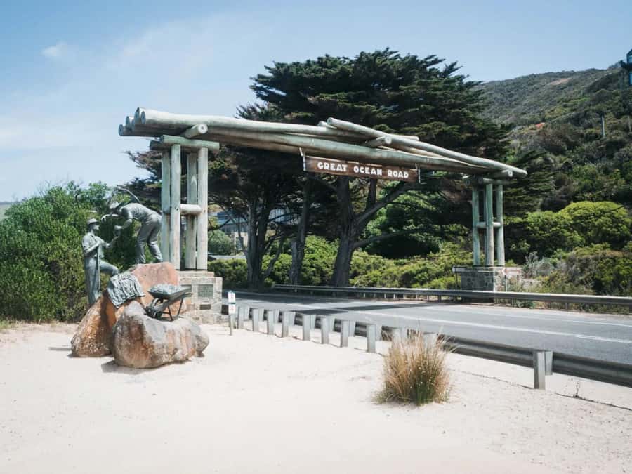 Great Ocean Road Tour PRIVATE LUXURY-FREE entry,hotel pickup - Apollo Bay, Anglesea, and the coastal towns