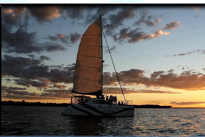 Hervey Bay Champagne Sunset Sail - What $63 really gets you