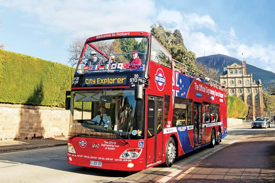 Hobart: 24-Hour Hop-on Hop-off Sightseeing Bus Ticket - Salamanca Place, Battery Point, and St Georges Church