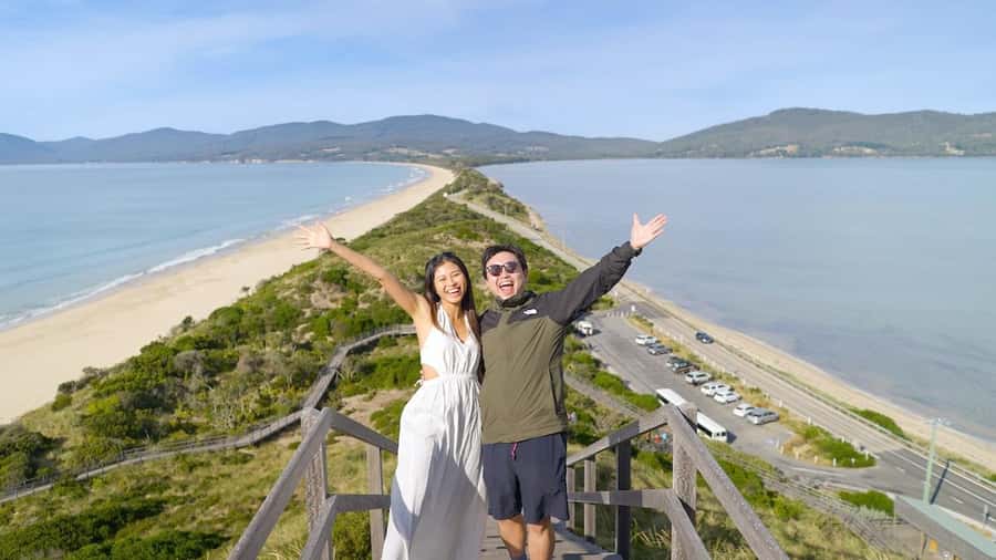 Hobart: Bruny Island Food, Sightseeing & Lighthouse Day Tour - Honey, chocolate, fudge, and cheese