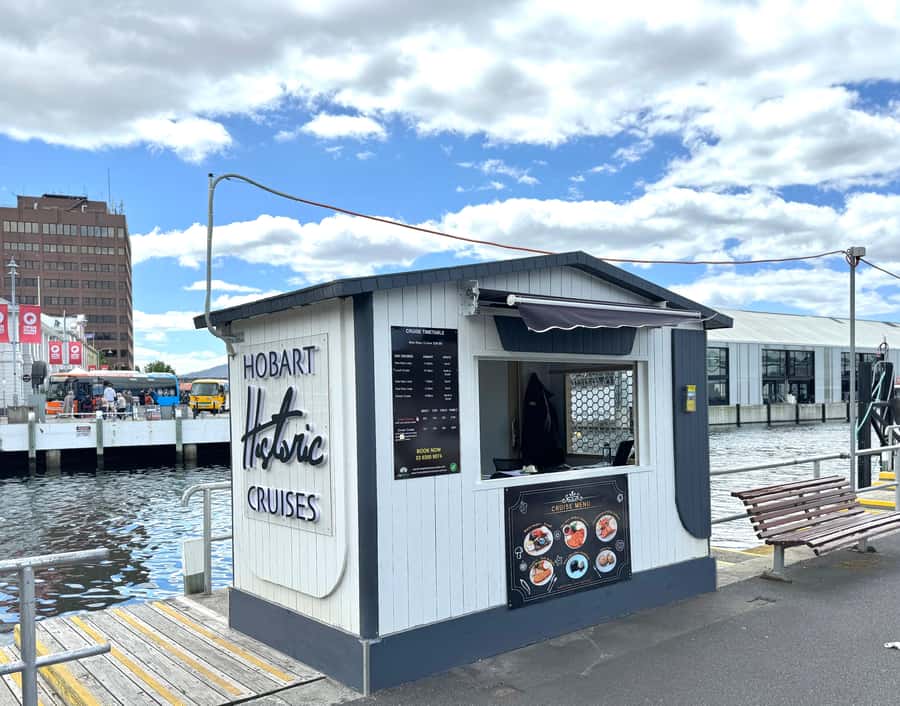 Hobart: Historic Lunch Cruise - Crossing the Derwent toward Bellerive