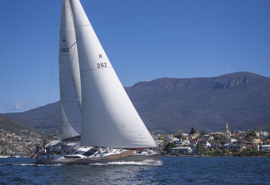Hobart: Luxury Yacht Scenic Sailing Tour with Snacks - What the guides add to the three hours