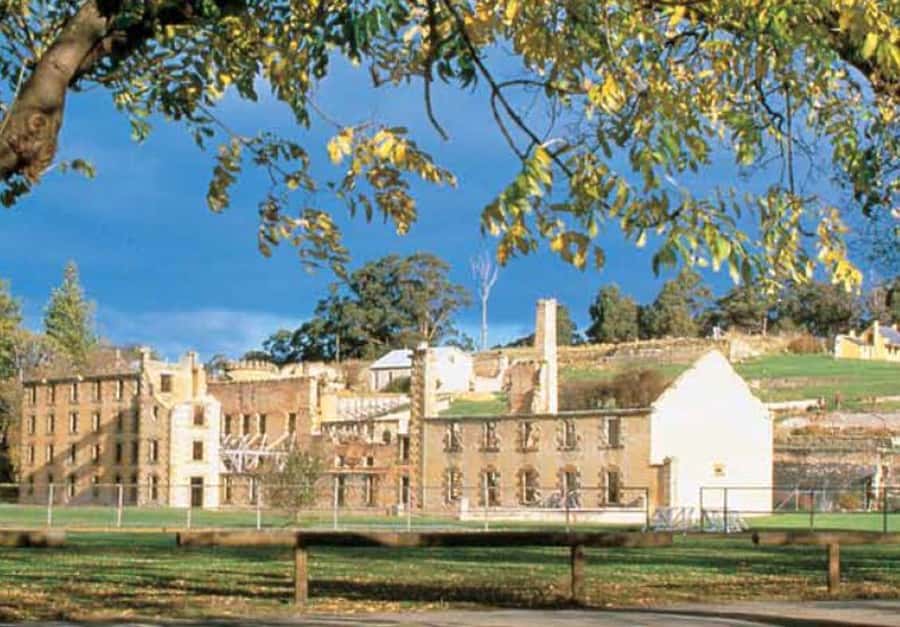 Hobart: Port Arthur & Tasman Park Full-Day Trip with Cruise - From Hobart to Richmond Bridge