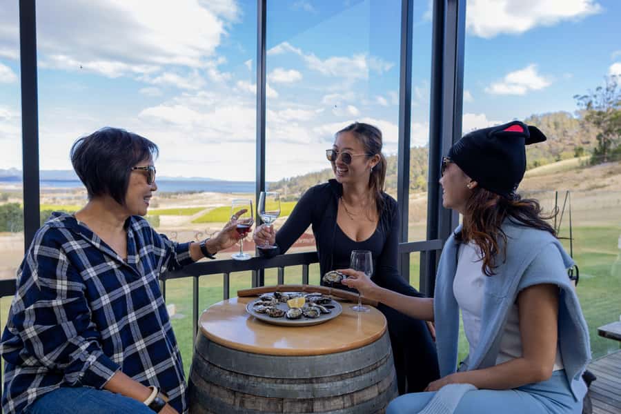 Hobart: Wineglass Bay & Freycinet National Park Active Tour - The early Hobart departure and east coast drive