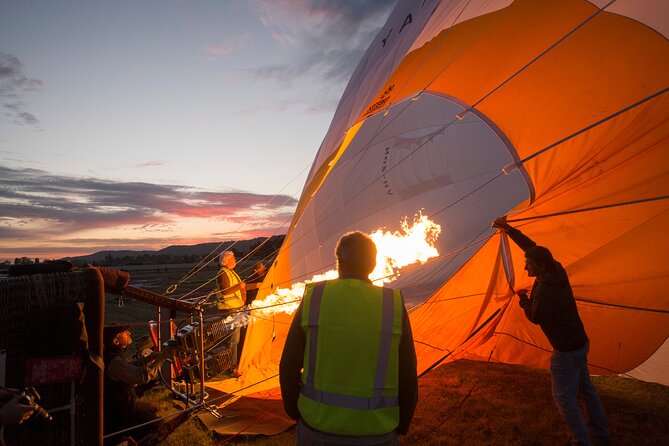 Hot Air Balloon Flights in Perth (Avon Valley) with breakfast - Landing, space, and what to wear